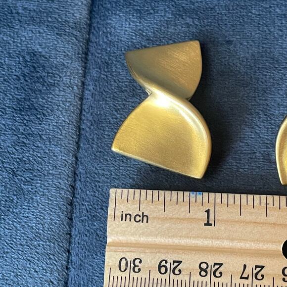 Vintage Givenchy Hourglass Gold Tone Link Bracelet & Clip Earrings Set 80s - Picture 11 of 11